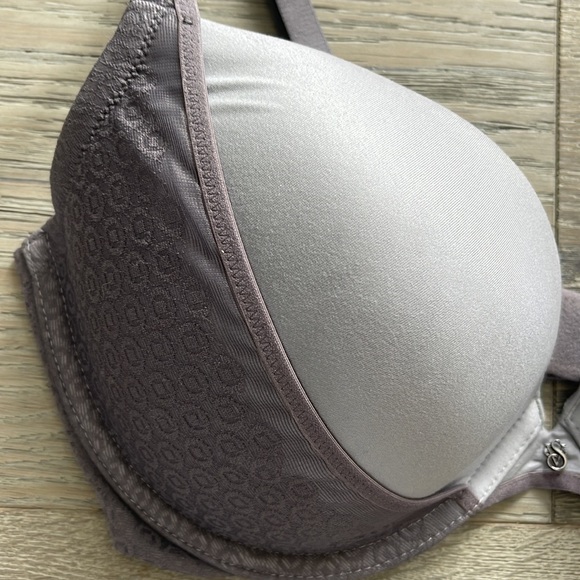 Victoria’s Secret Very Sexy Padded Push-Up Bra-34DD - Picture 4 of 7